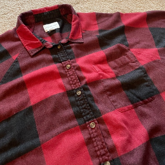 American Eagle Outfitters Red and Black Plaid Shirt - Picture 2 of 4